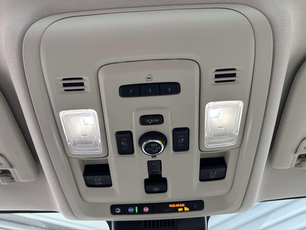 Used 2023 GMC Yukon XL Denali image 23