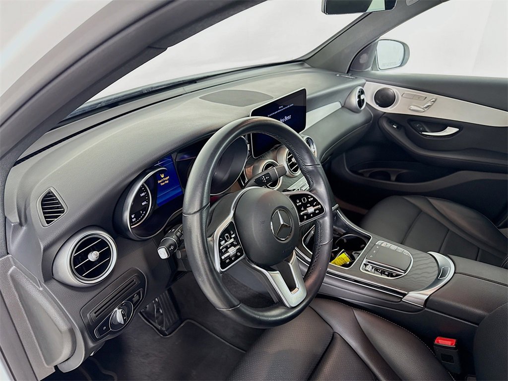 Used 2021 Mercedes-Benz GLC 300 4MATIC image 4