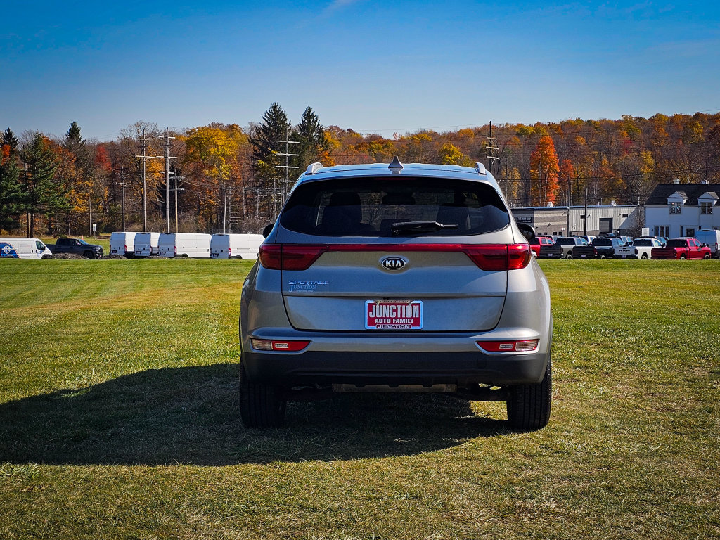 Used 2019 Kia Sportage LX w/ LX Popular Package AWD/4WD image 4