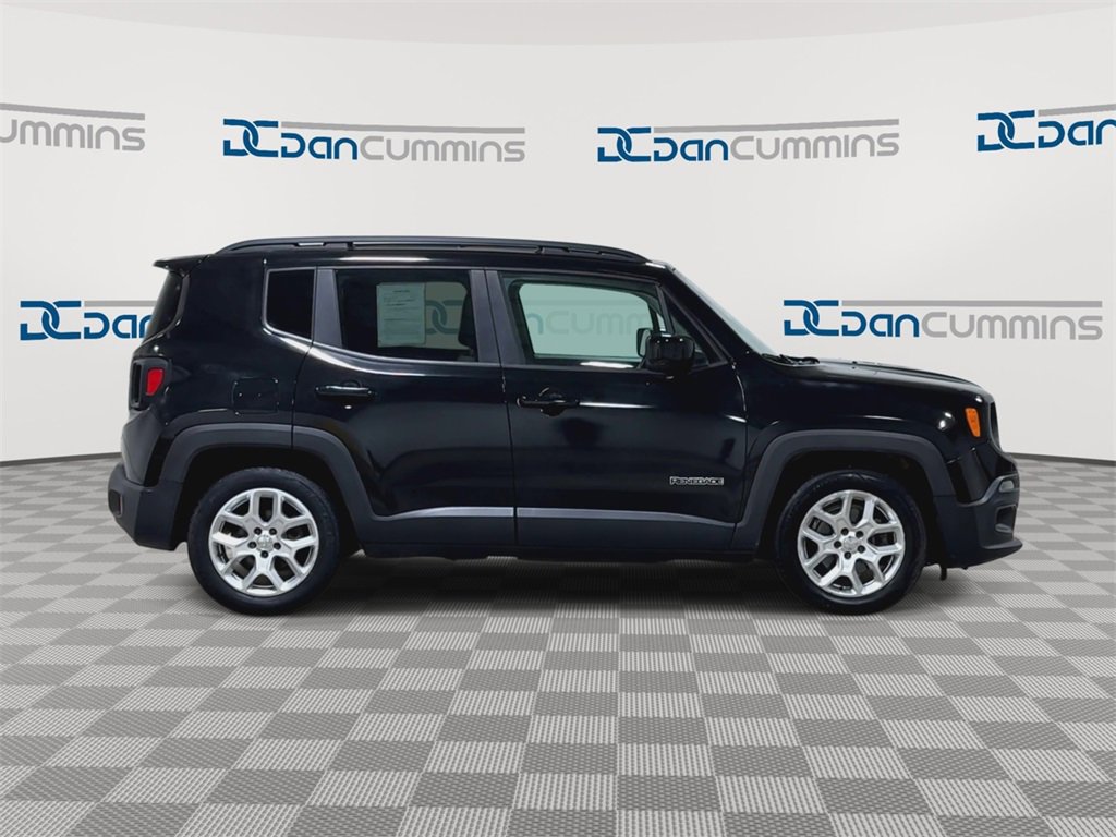 Used 2015 Jeep Renegade Latitude w/ Popular Equipment Group image 9