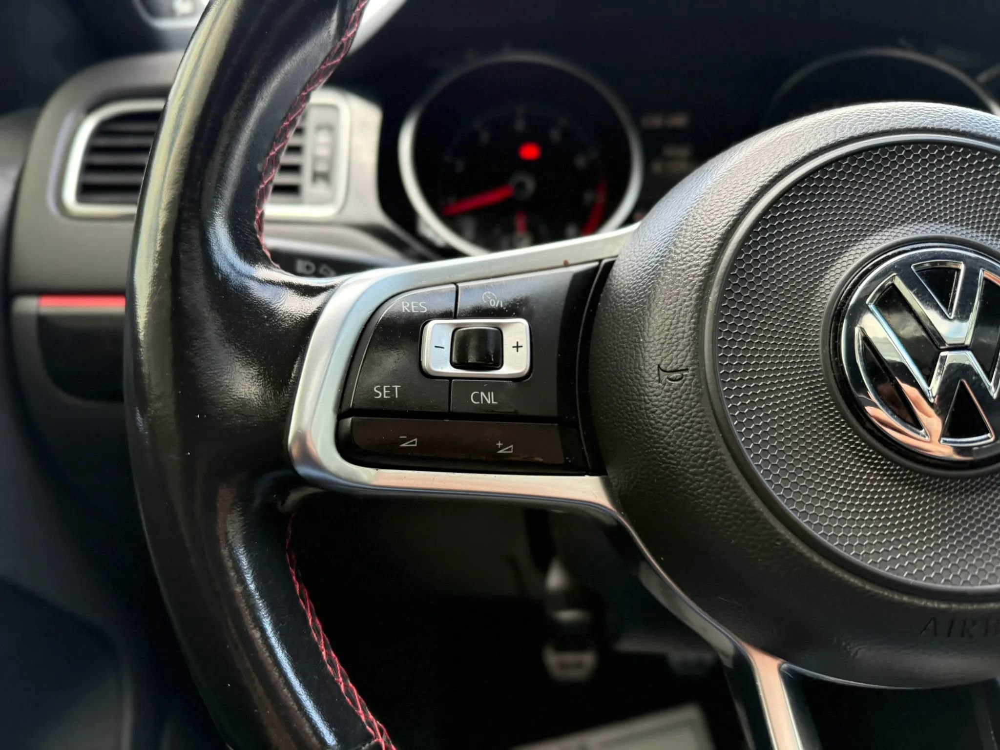 Used 2017 Volkswagen Jetta GLI FWD image 14