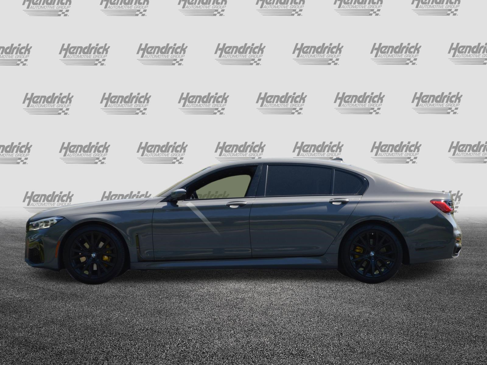 Used 2022 BMW 740i w/ M Sport Package image 7