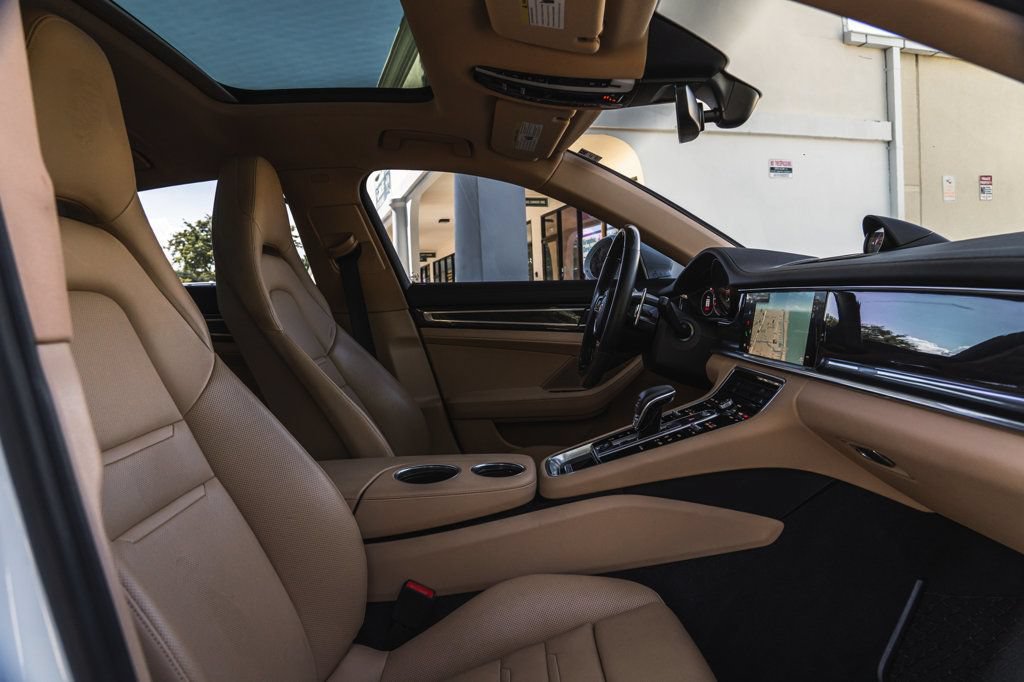 Used 2023 Porsche Panamera image 27