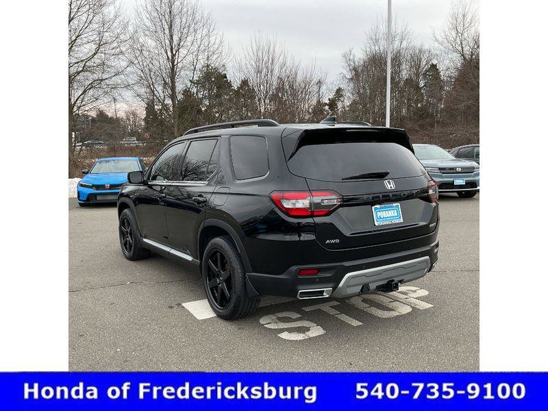 Used 2023 Honda Pilot Touring image 4