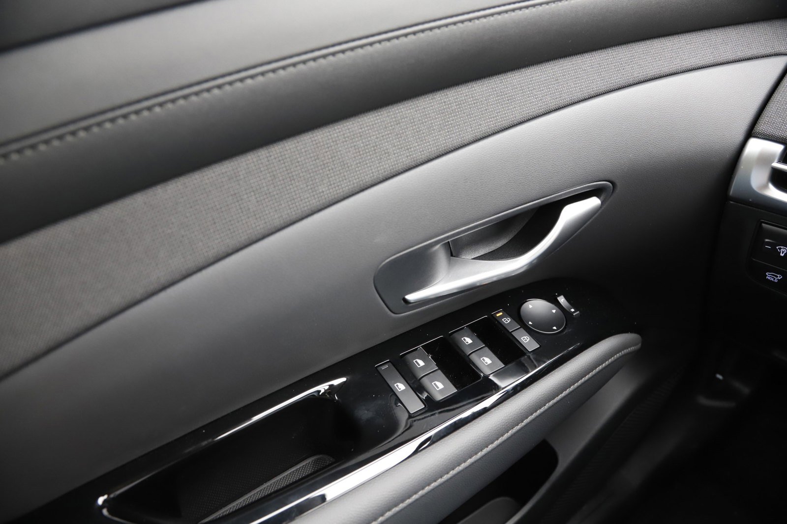 New 2026 Hyundai Tucson Limited image 24