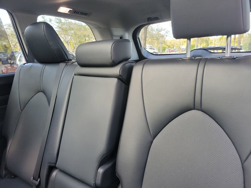 Used 2024 Toyota Grand Highlander XLE image 12