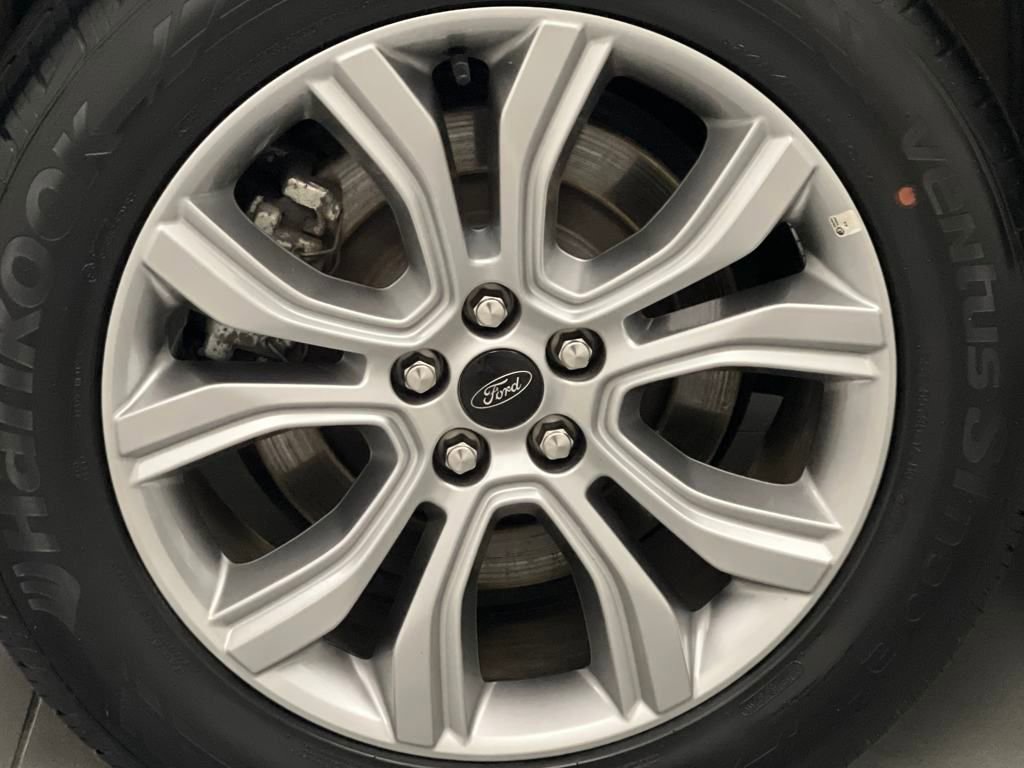 Used 2024 Ford Edge Titanium image 60