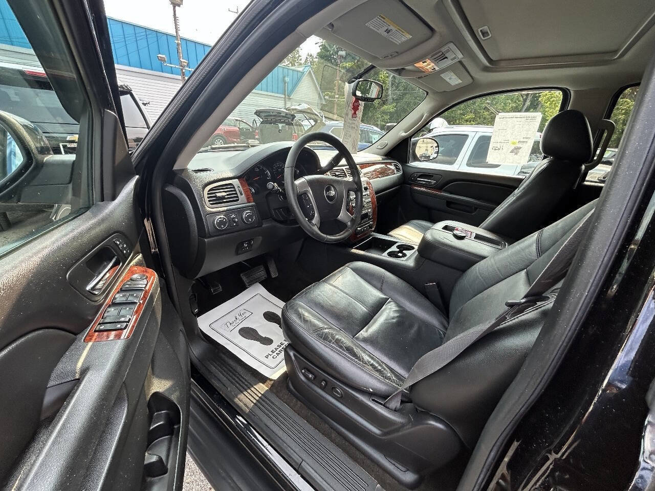 Used 2013 Chevrolet Tahoe LT w/ Luxury Package AWD/4WD image 6