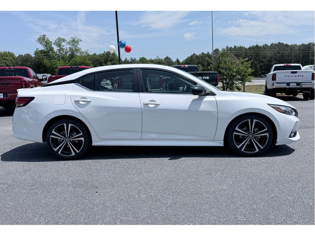 Used 2020 Nissan Sentra SR w/ Electronics Package FWD image 3