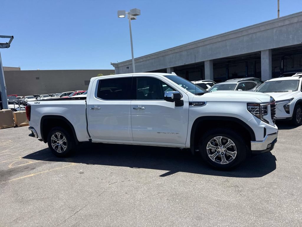Used 2025 GMC Sierra 1500 SLT AWD/4WD image 2