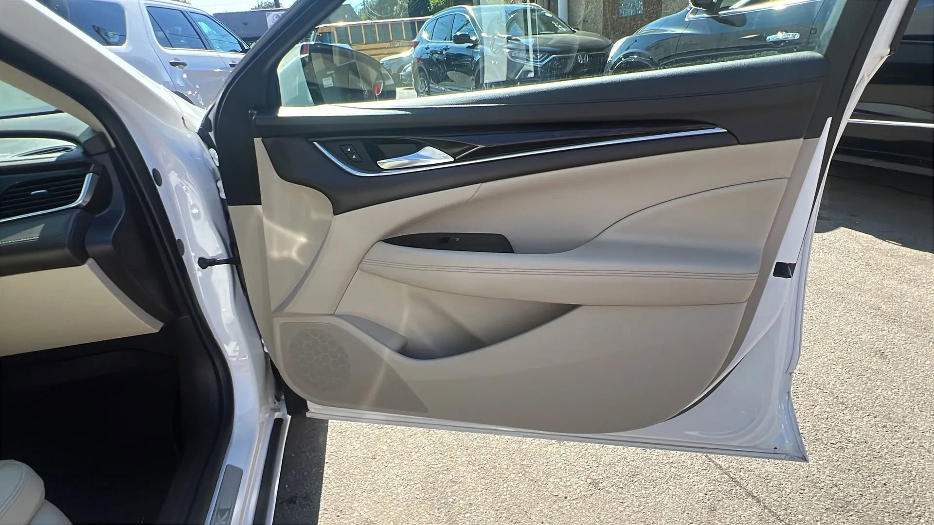 Used 2017 Buick LaCrosse Preferred image 30