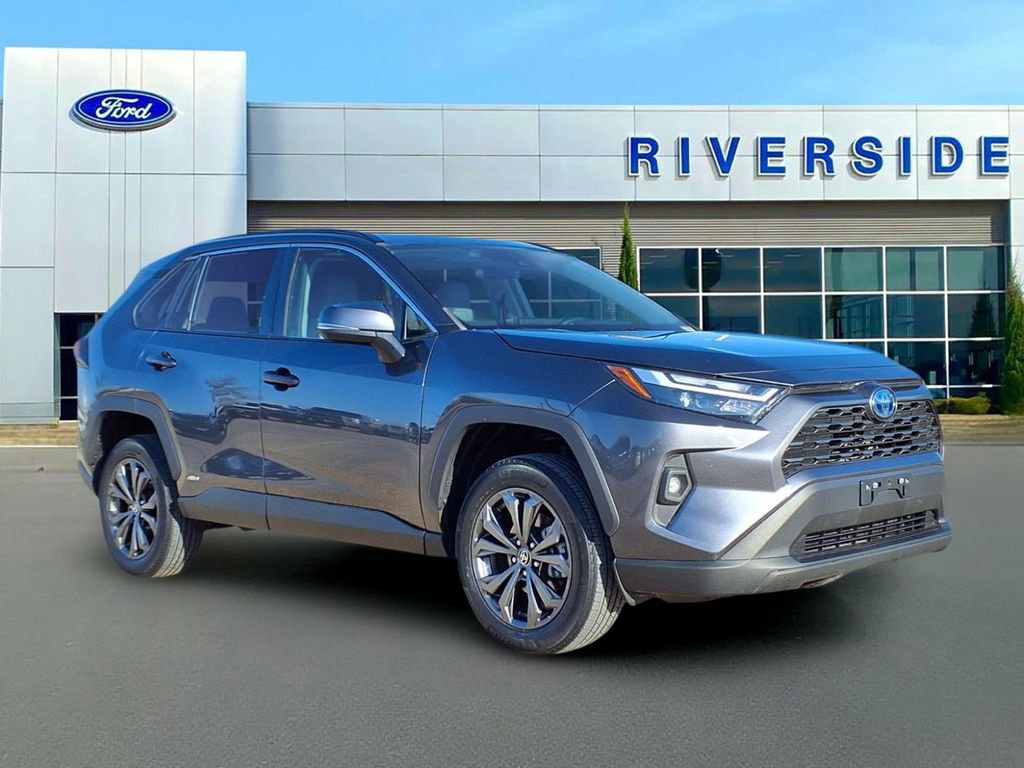 Used 2023 Toyota RAV4 XLE Premium image 1