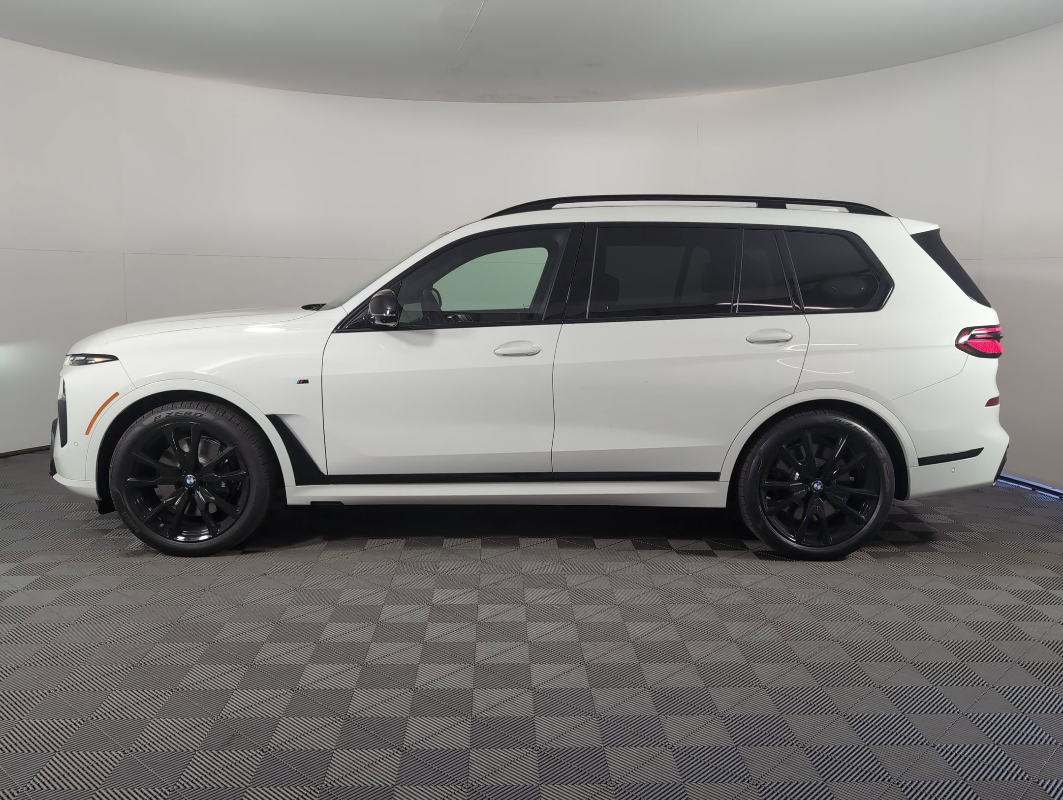 New 2026 BMW X7 M60i video 2