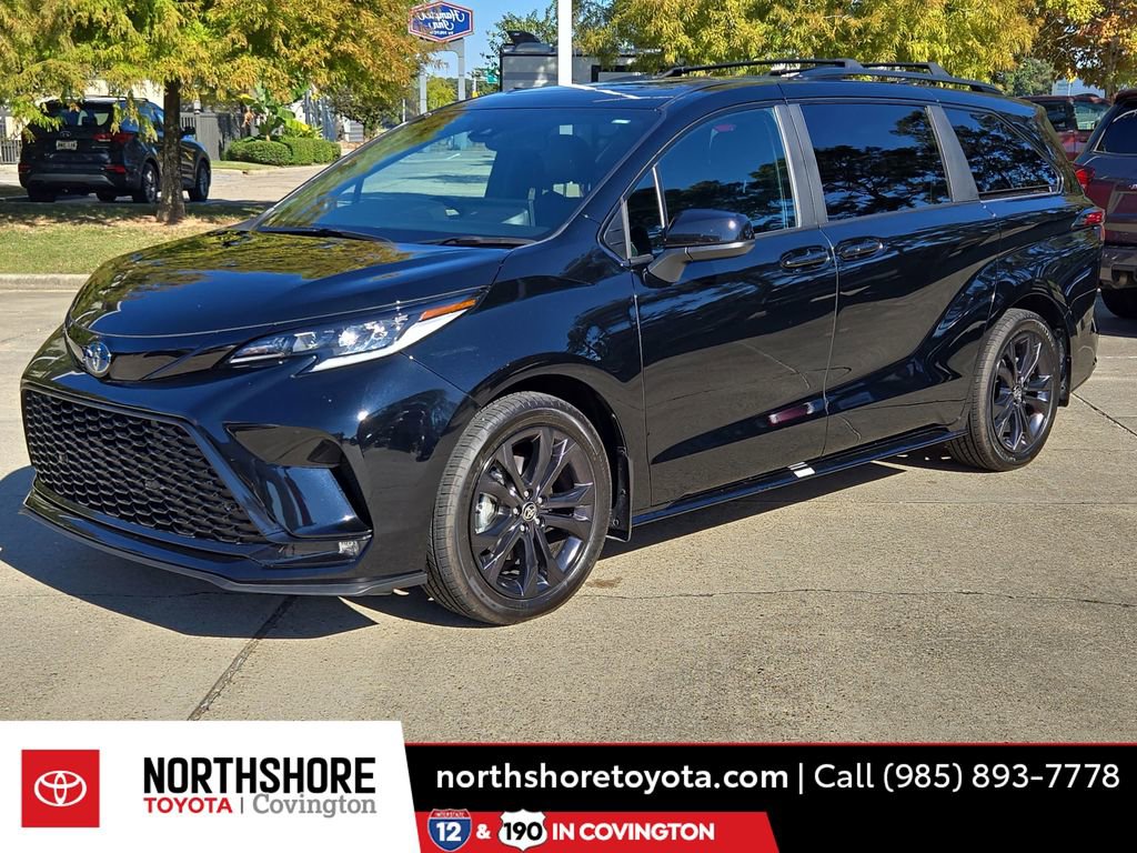 Used 2025 Toyota Sienna XSE image 1
