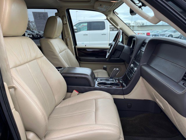 Used 2015 Lincoln Navigator L 4WD w/ Equipment Group 101A Reserve image 19