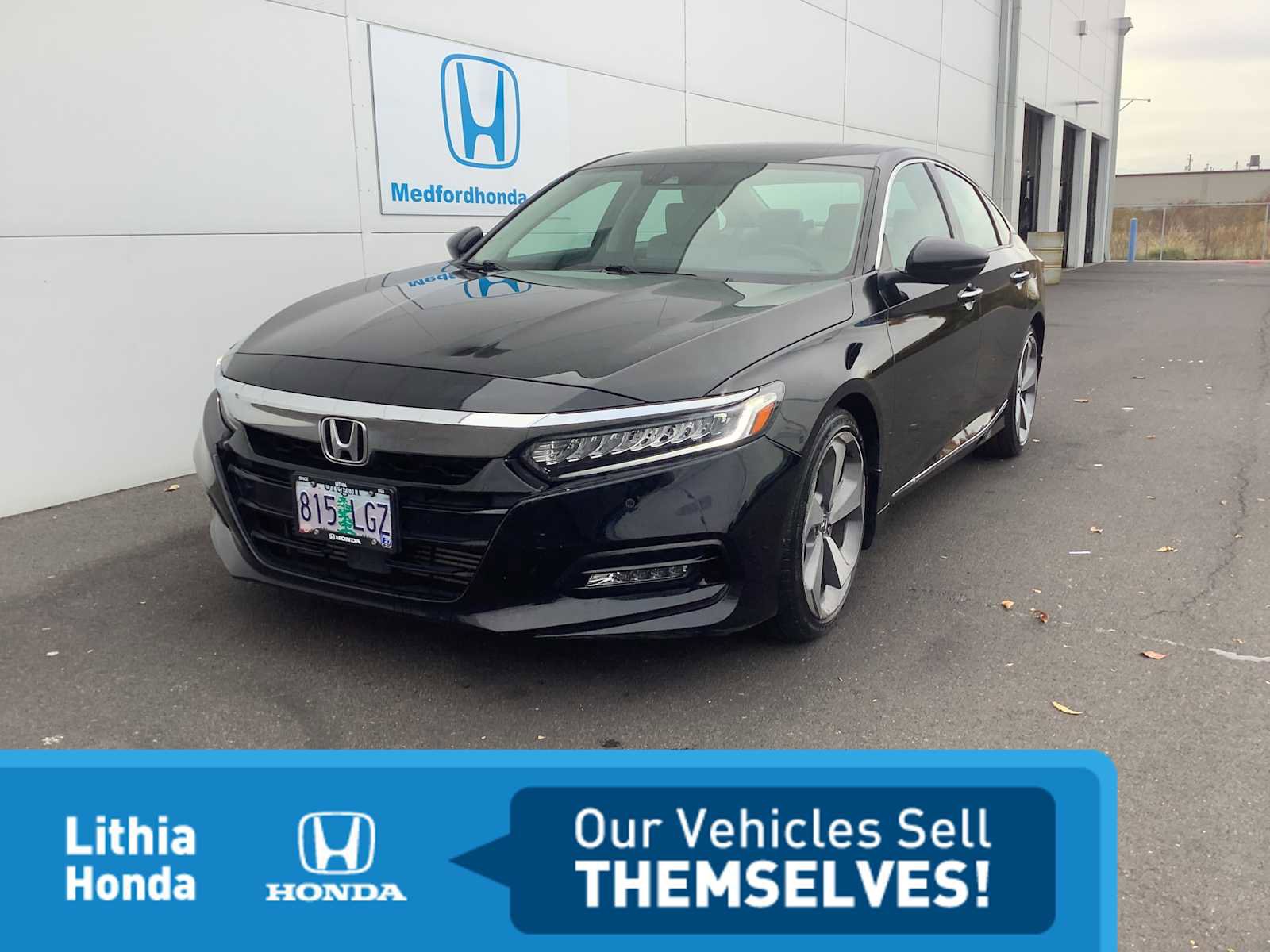 Certified 2018 Honda Accord Touring image 1