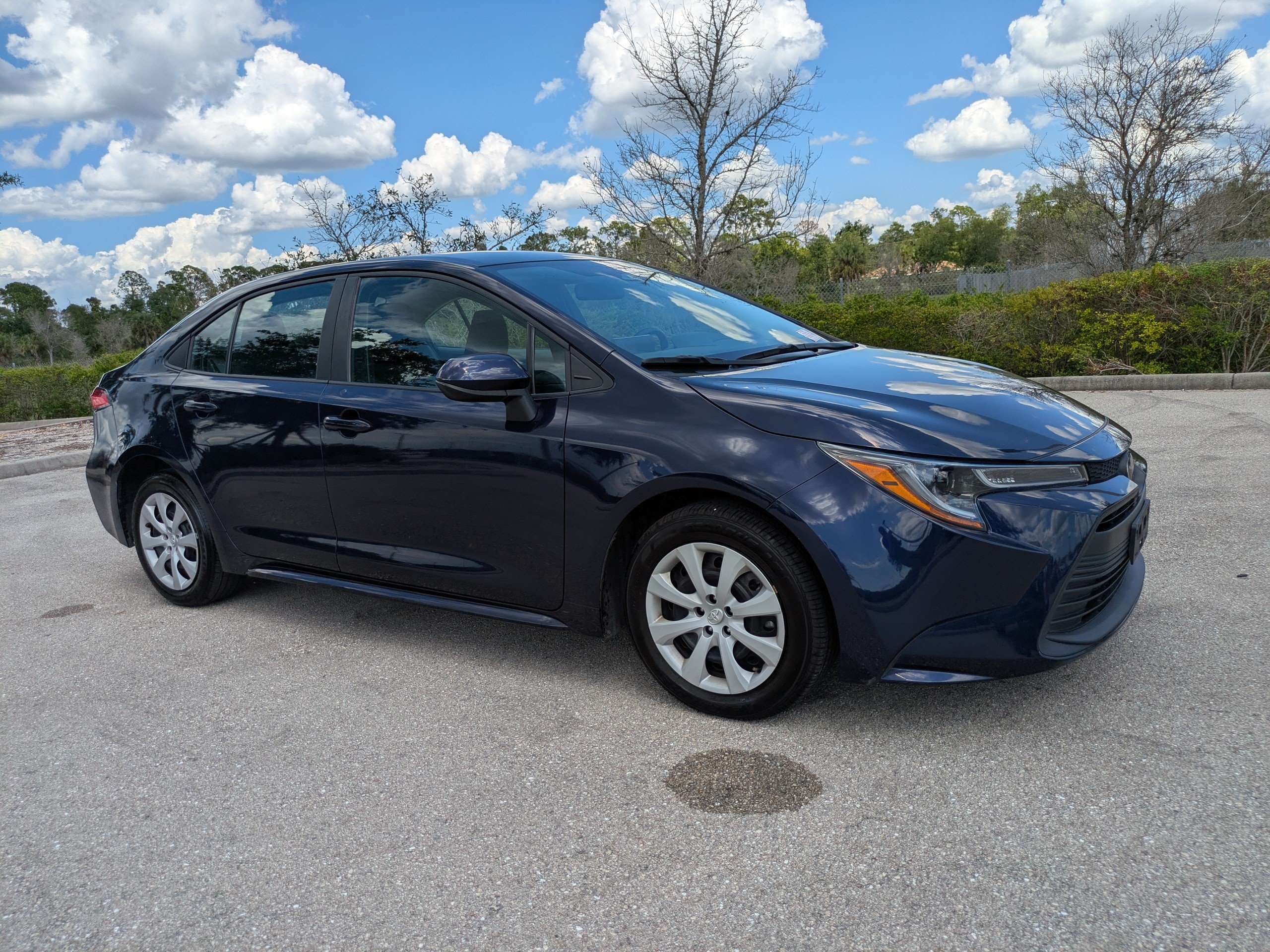 Used 2024 Toyota Corolla LE FWD image 2