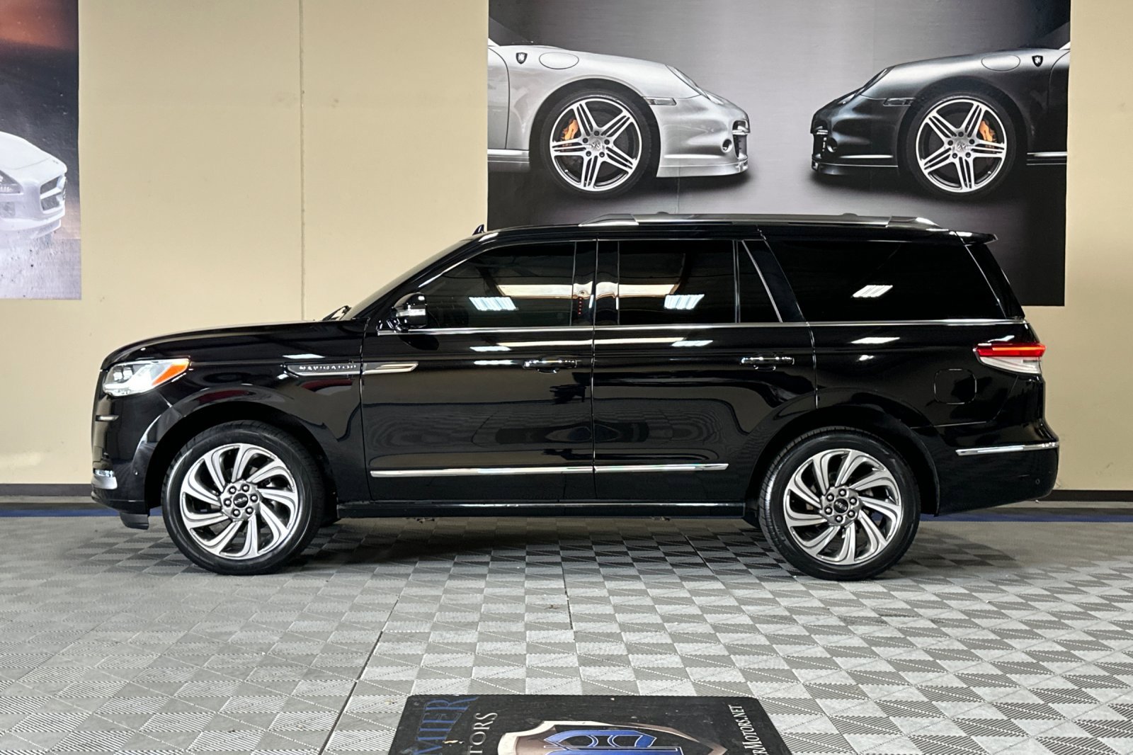 Used 2022 Lincoln Navigator Reserve image 7