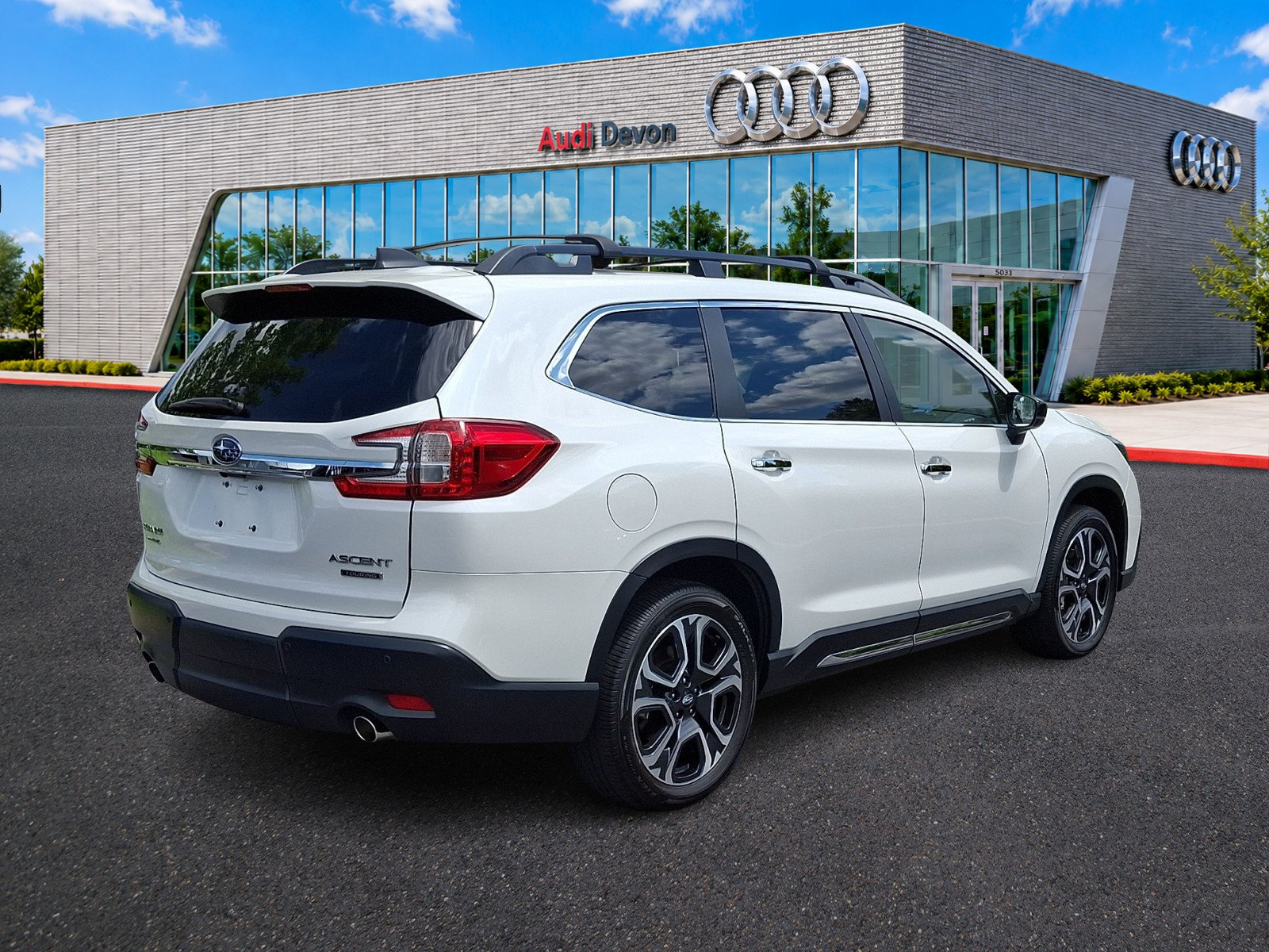 Used 2024 Subaru Ascent Touring AWD/4WD image 6