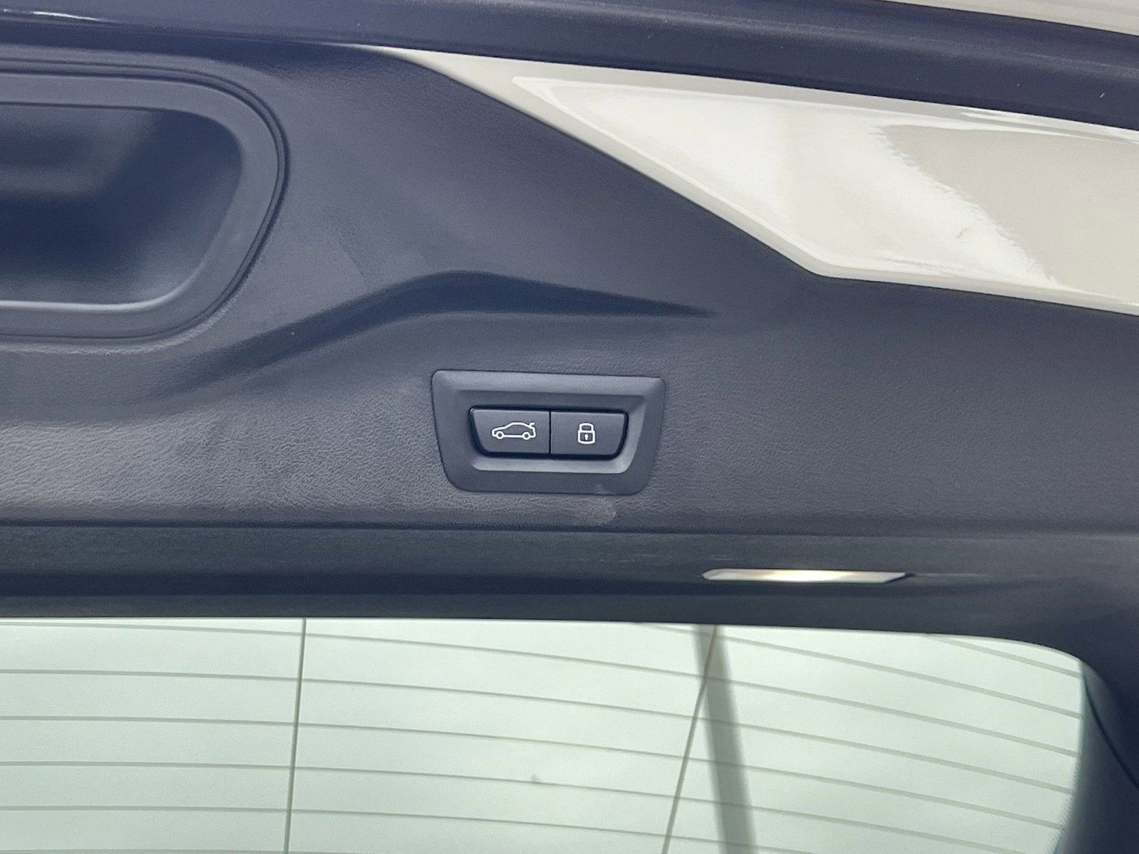 Used 2025 BMW X5 xDrive40i w/ M Sport Package image 25