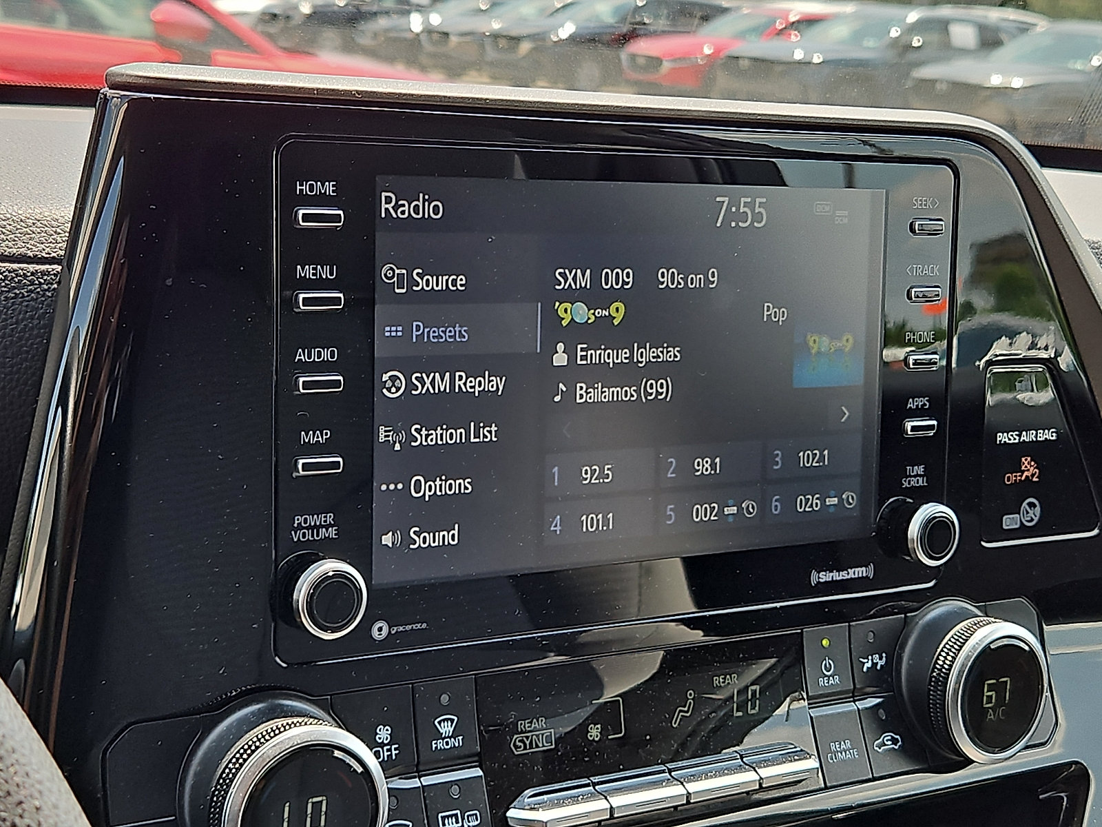 Used 2020 Toyota Highlander L AWD/4WD image 16