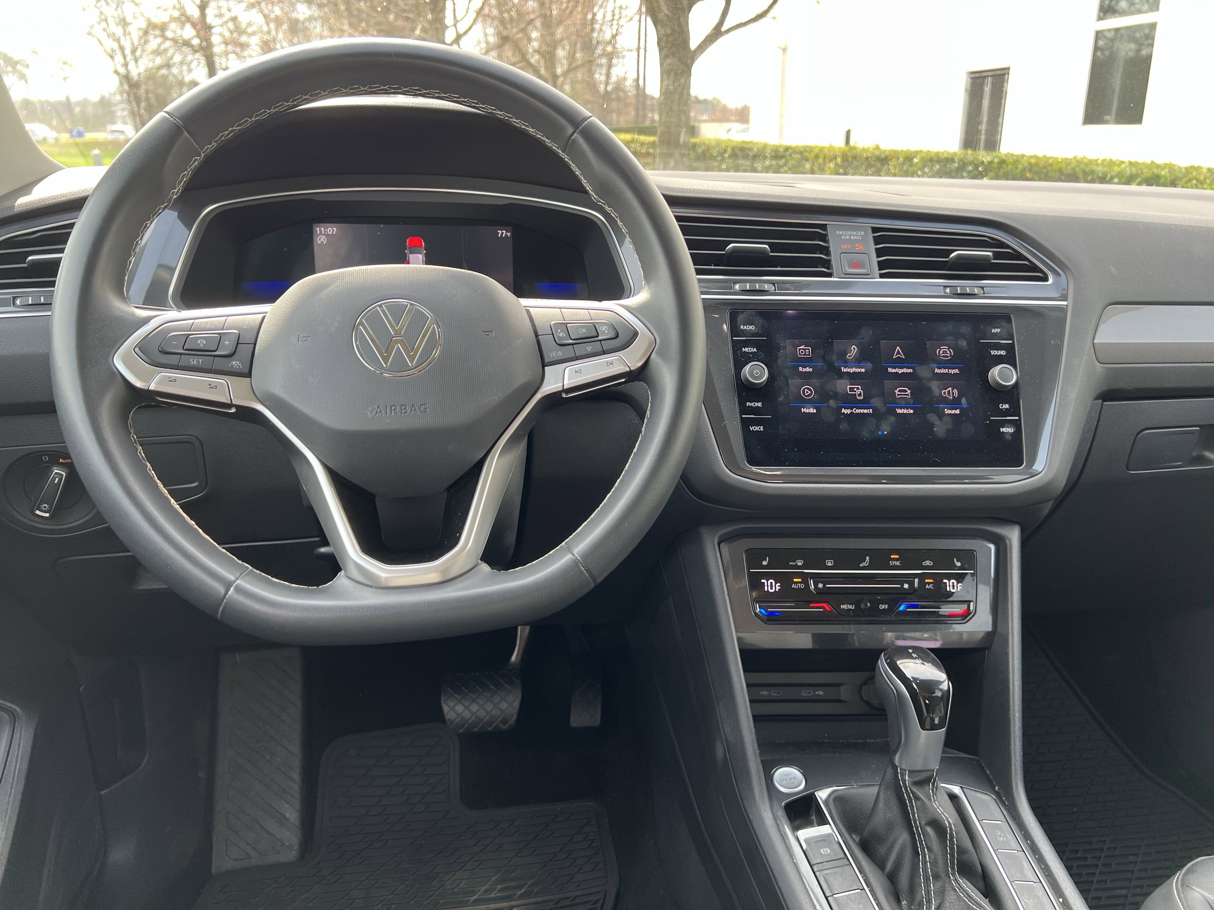 Used 2022 Volkswagen Tiguan SE image 30