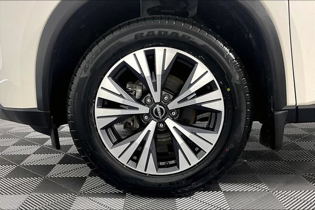 Used 2023 Nissan Rogue SV AWD/4WD image 11