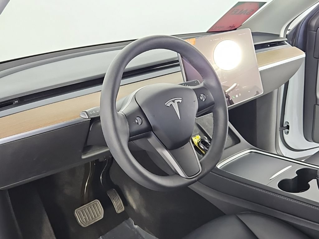 Used 2022 Tesla Model Y Long Range AWD/4WD image 29