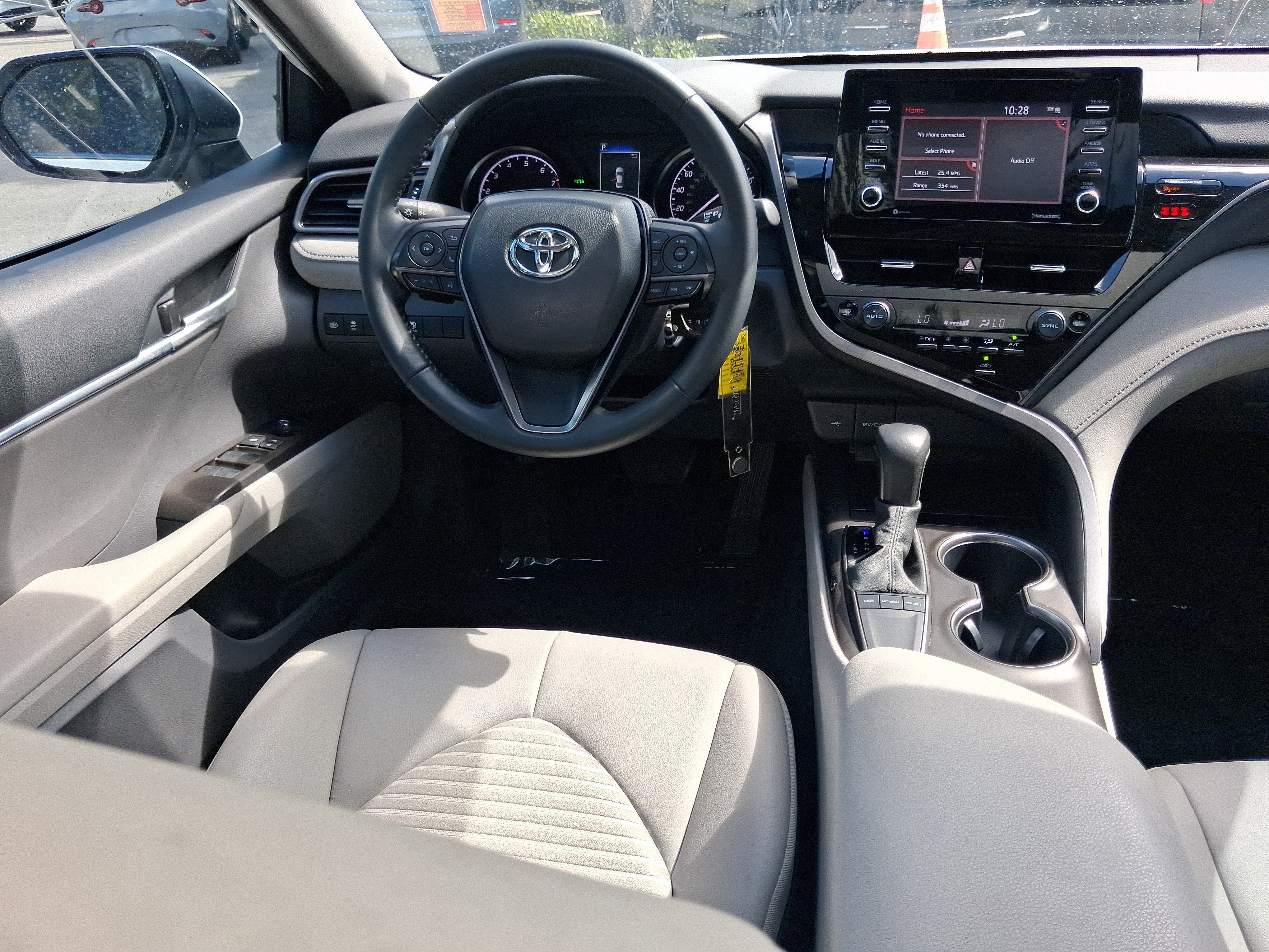 Used 2024 Toyota Camry SE FWD image 7