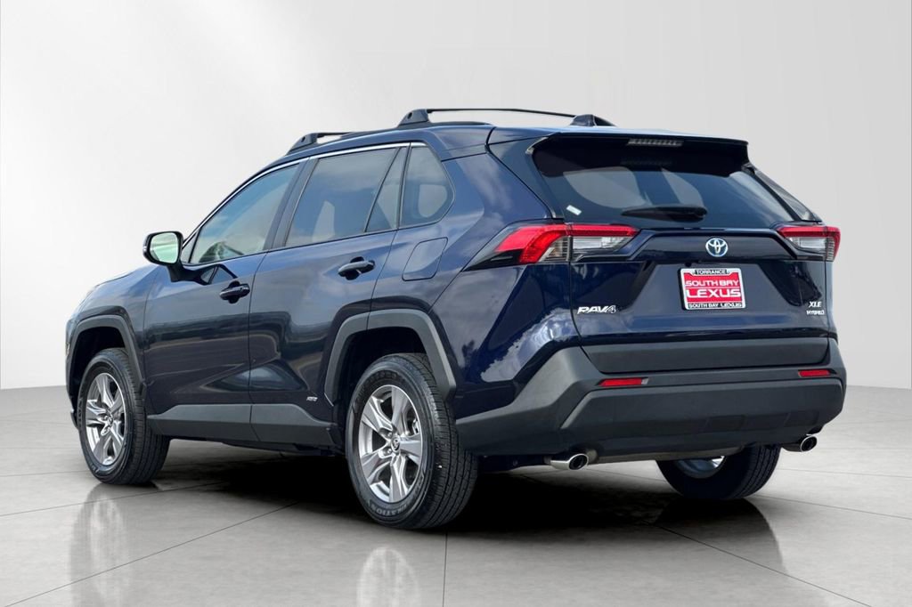 Used 2024 Toyota RAV4 XLE w/ Convenience Package AWD/4WD image 4
