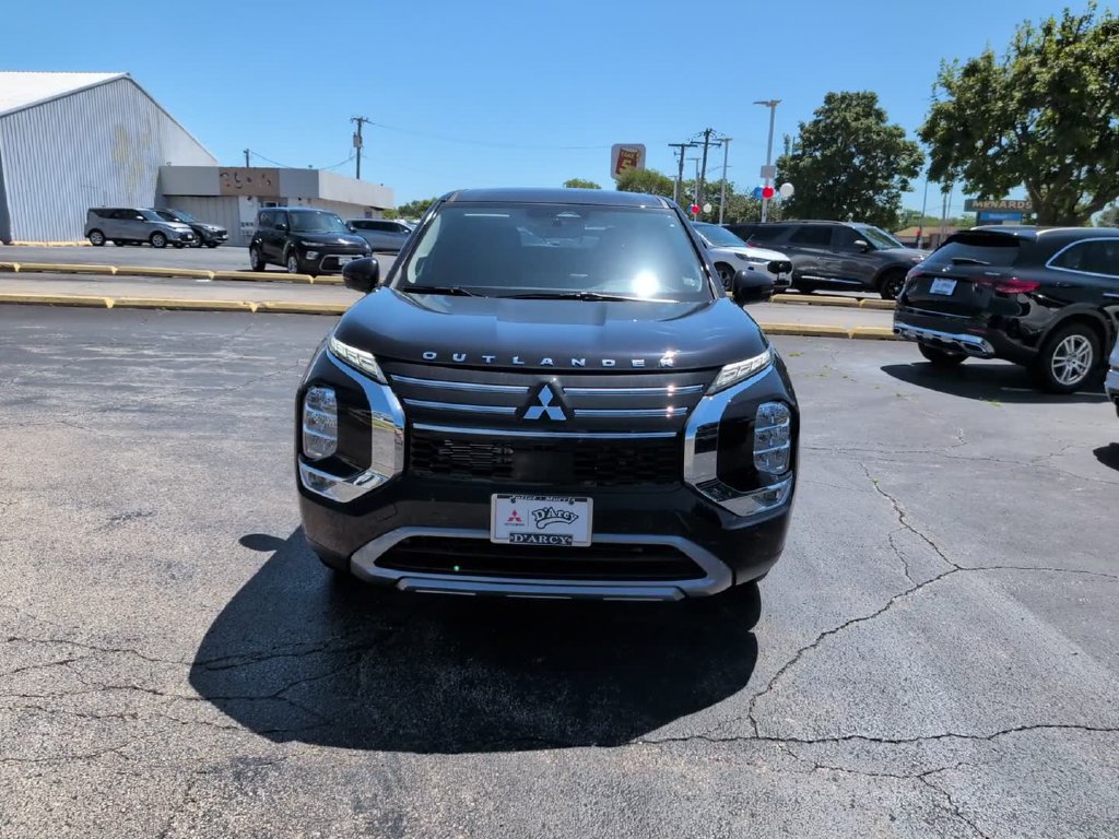 New 2026 Mitsubishi Outlander SE FWD image 14