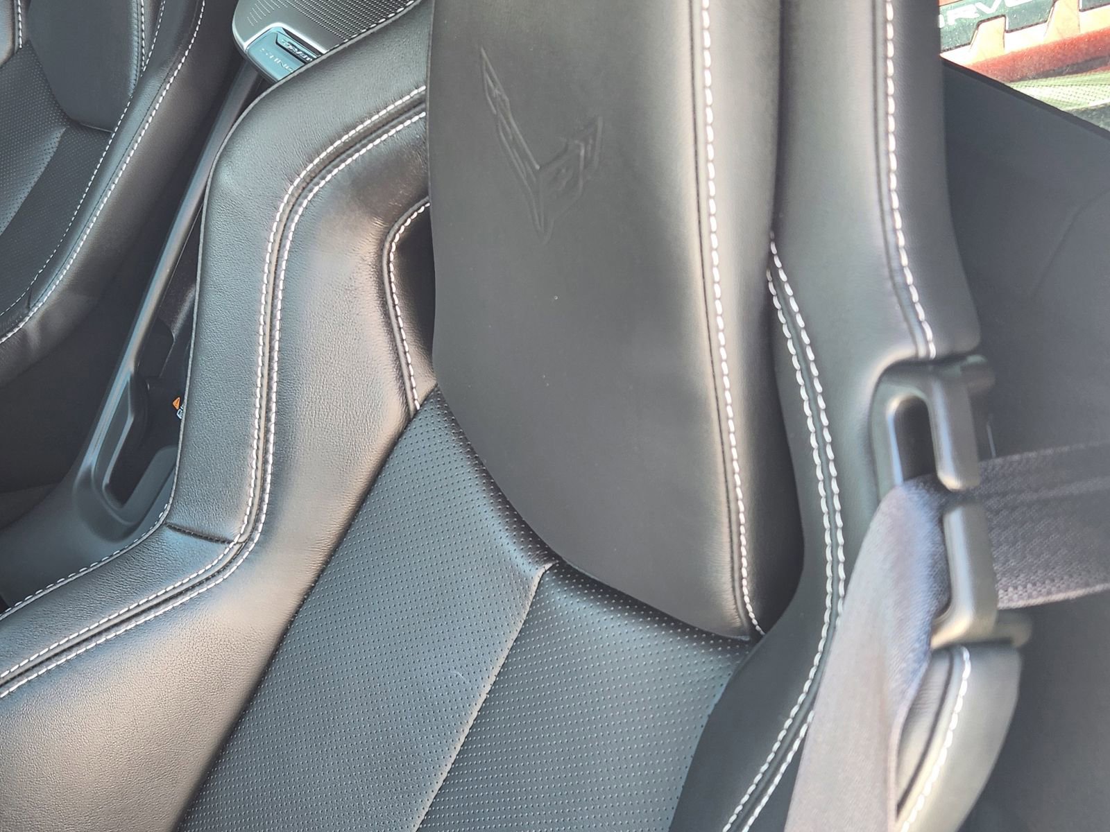 Used 2022 Chevrolet Corvette Stingray w/ Z51 Performance Package image 16