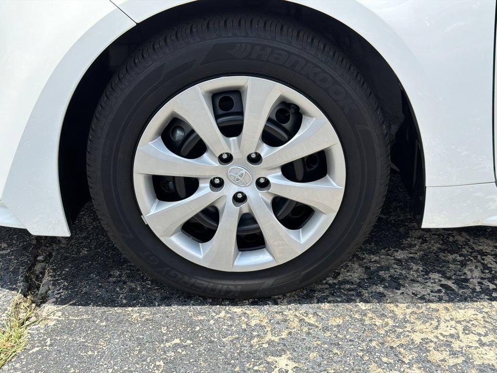 Used 2026 Toyota Corolla LE FWD image 13
