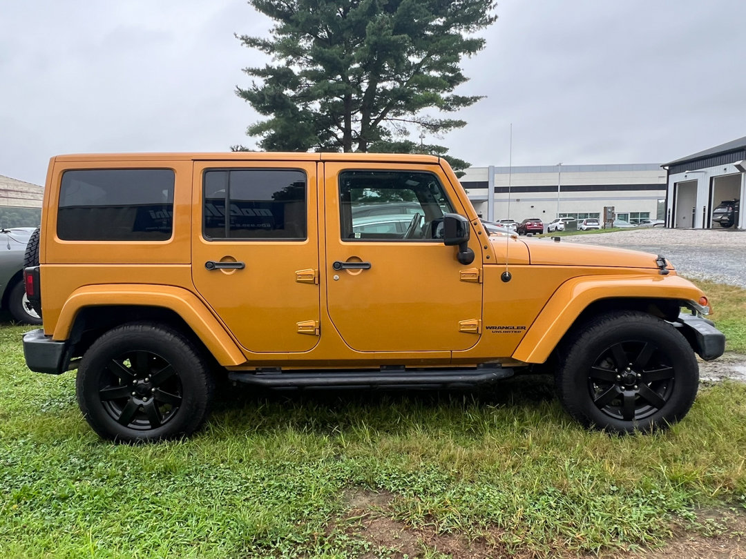 Used 2014 Jeep Wrangler Altitude image 15