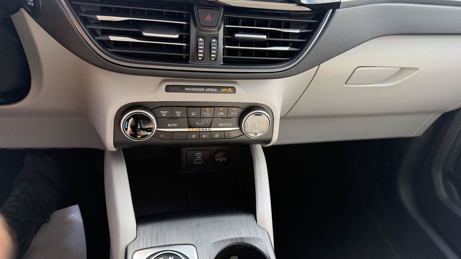 Used 2023 Ford Escape Active AWD/4WD image 32