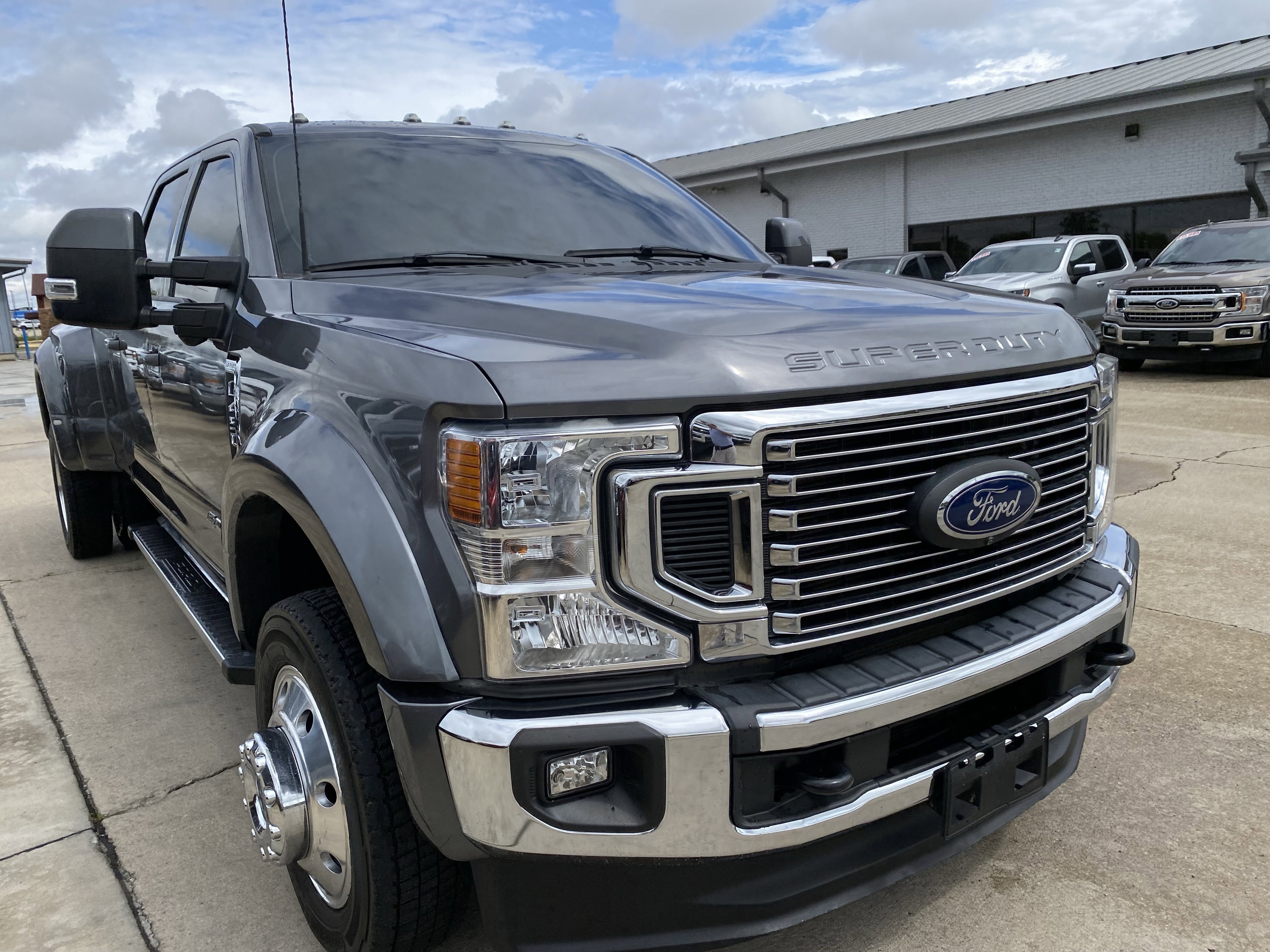 Used 2022 Ford F450 Lariat w/ Lariat Value Package AWD/4WD image 4