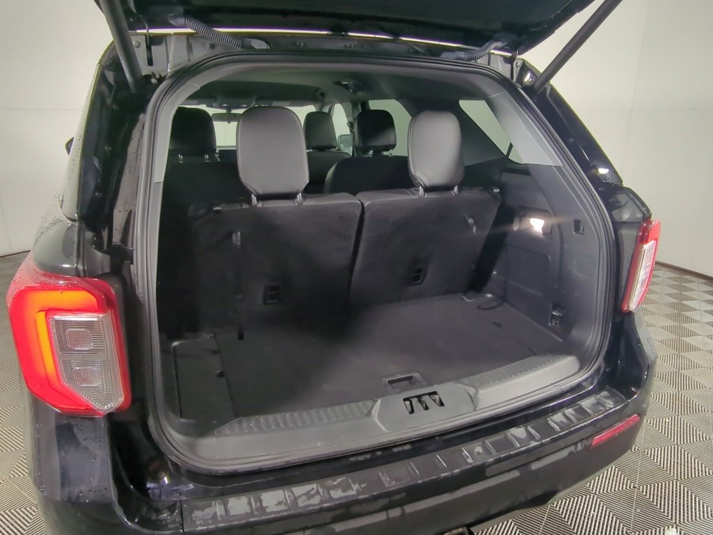 Certified 2022 Ford Explorer XLT w/ Equipment Group 202A image 14