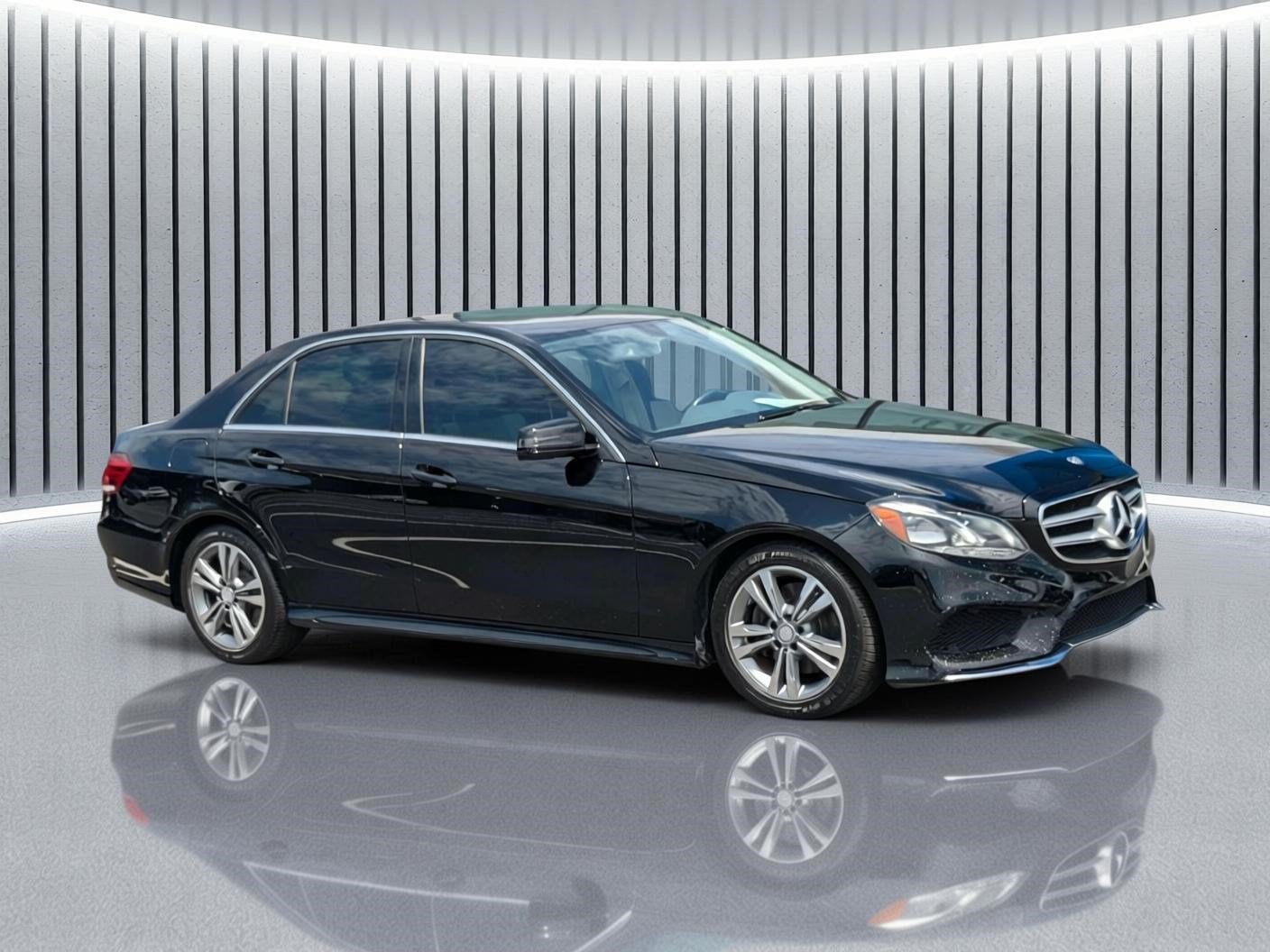 Used 2016 Mercedes-Benz E 350 Sedan image 2