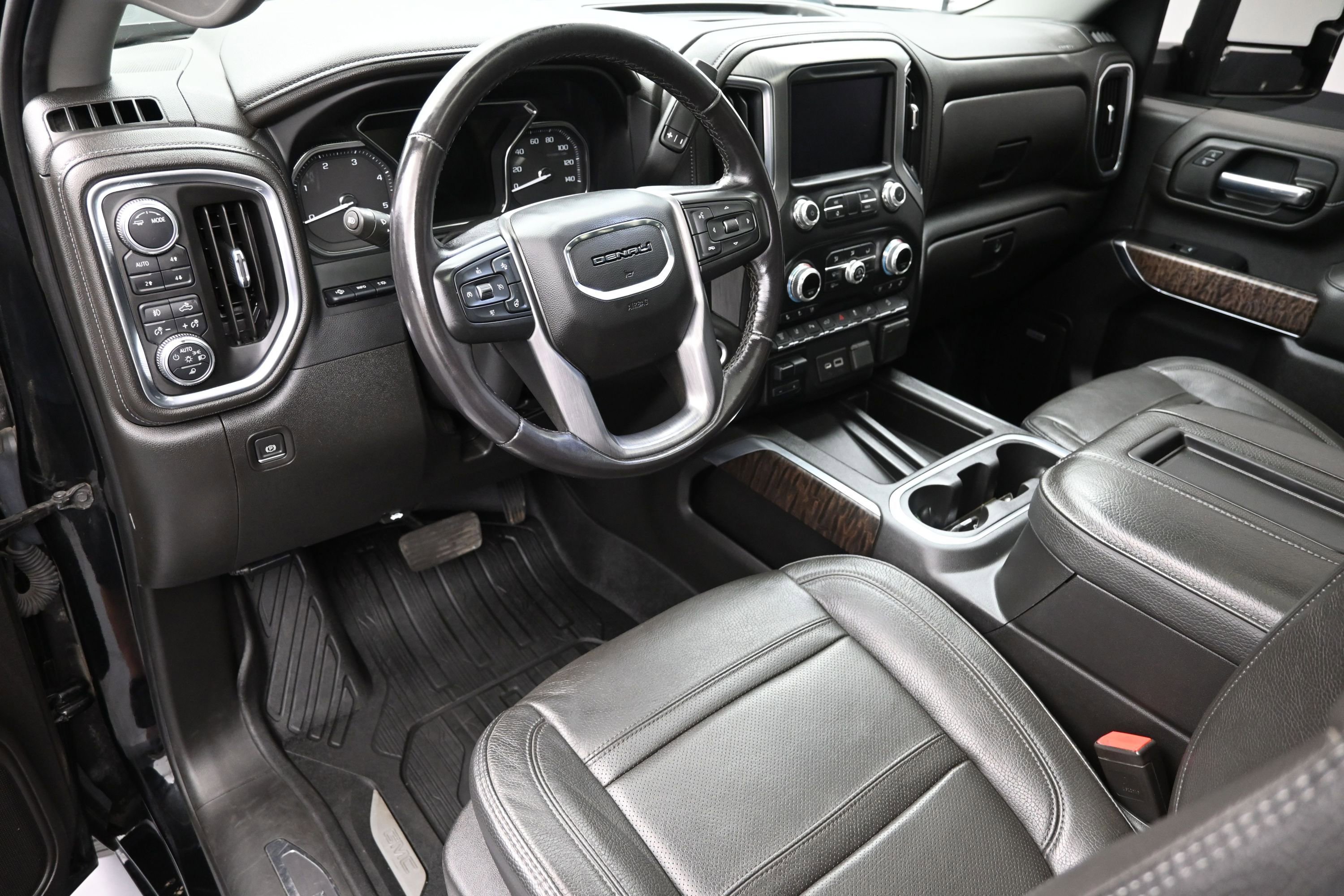 Used 2022 GMC Sierra 2500 Denali w/ Denali Ultimate Package AWD/4WD image 22