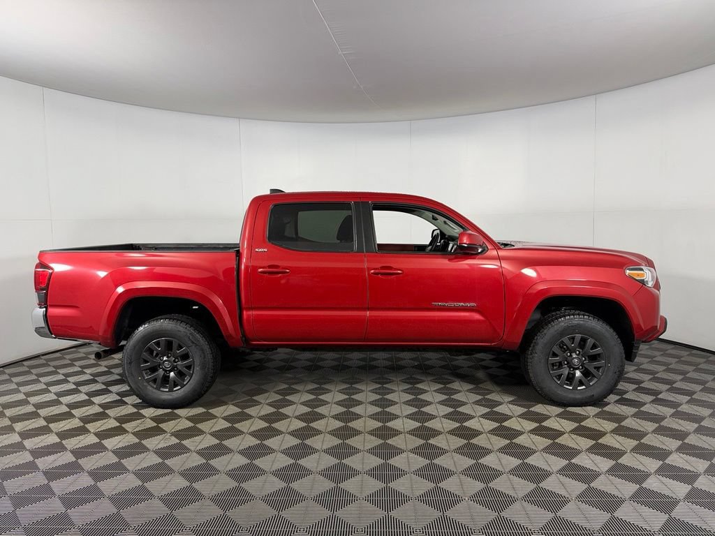 Used 2023 Toyota Tacoma SR5 AWD/4WD image 5