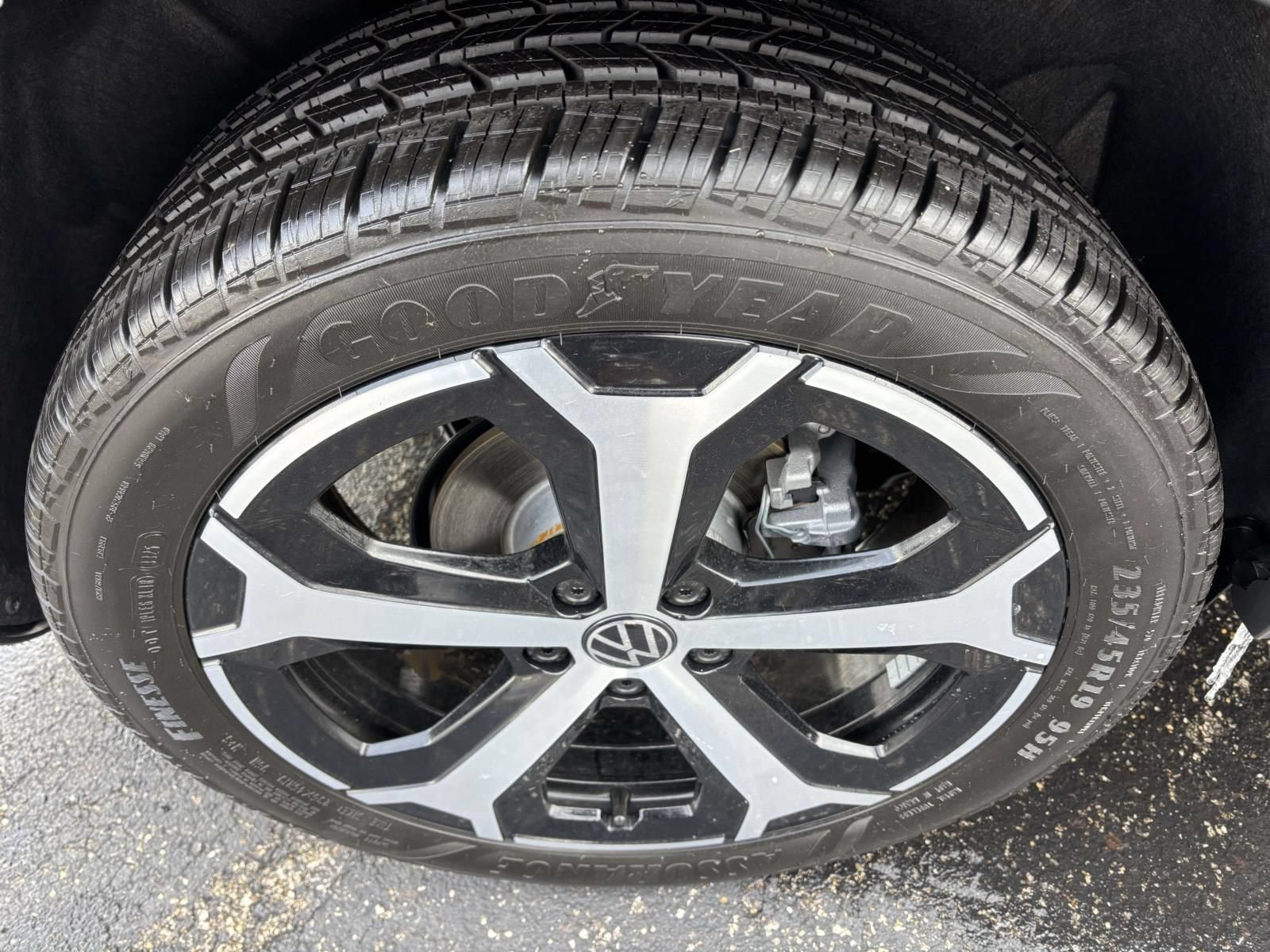 New 2026 Volkswagen Taos SEL AWD/4WD image 10