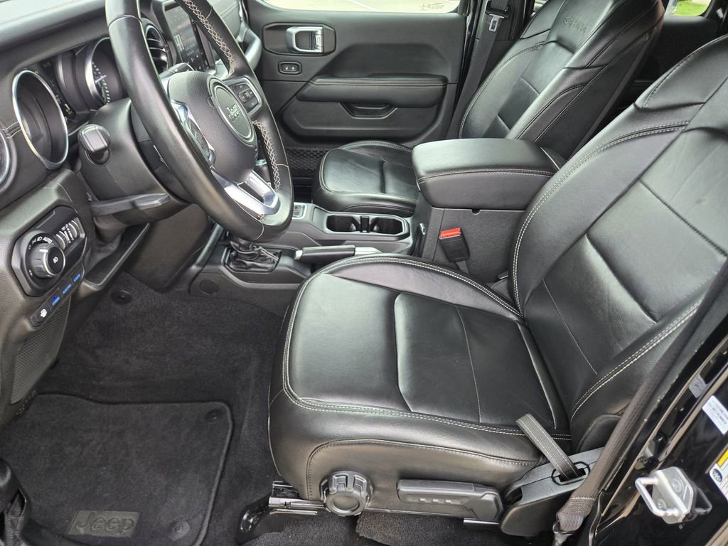 Used 2021 Jeep Wrangler Unlimited Sahara AWD/4WD image 15