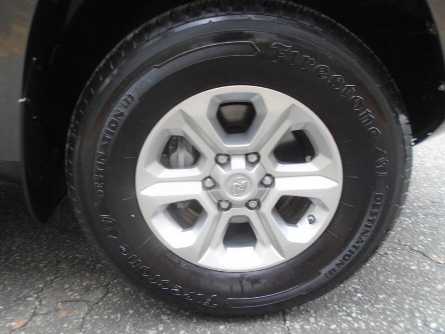 Used 2018 Toyota 4Runner SR5 image 35