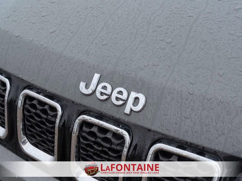 Used 2023 Jeep Compass Limited image 9