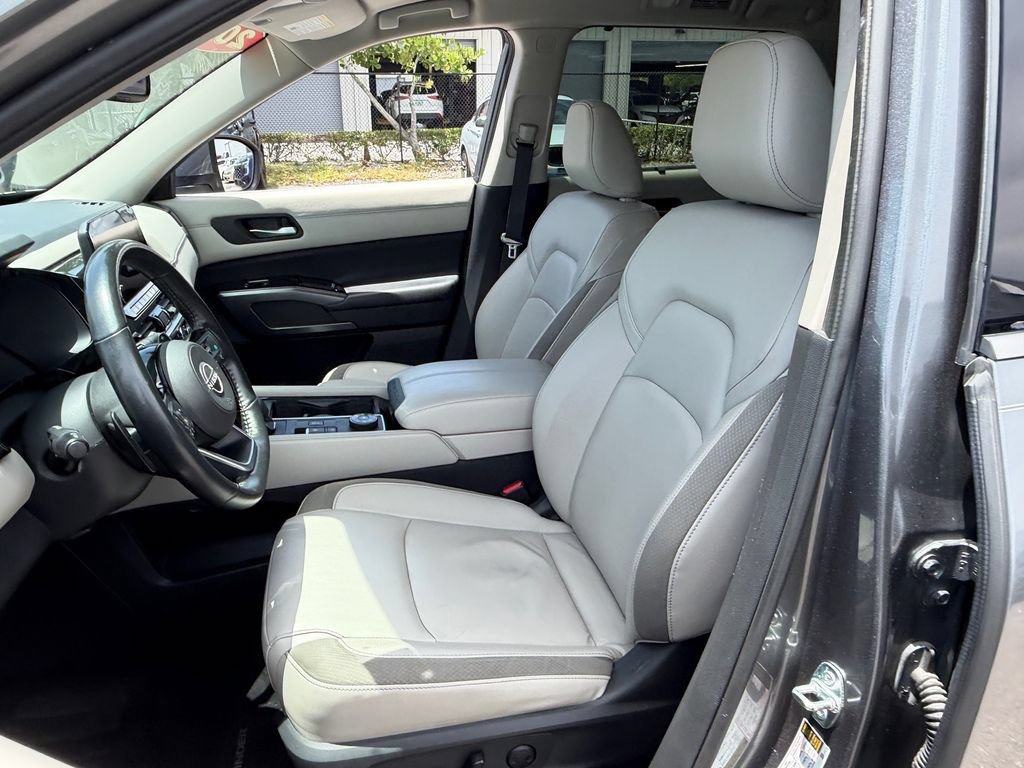 Certified 2022 Nissan Pathfinder SL w/ SL Black Package AWD/4WD image 10