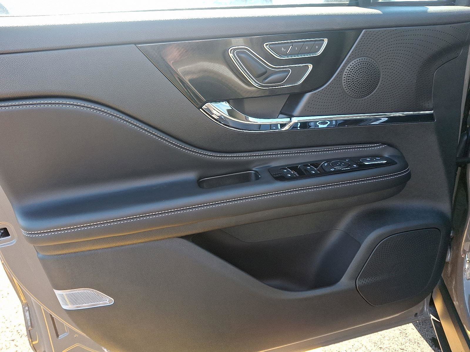 New 2025 Lincoln Corsair Premiere image 8