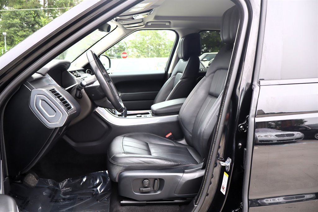 Used 2018 Land Rover Range Rover Sport SE AWD/4WD image 20
