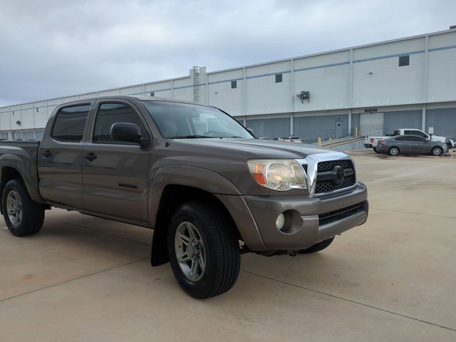 Used 2011 Toyota Tacoma PreRunner w/ SR5 Pkg #2 image 3