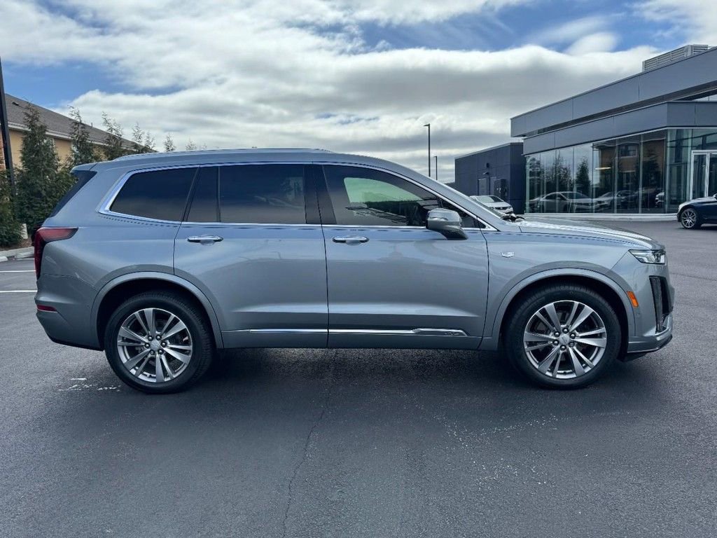 Used 2024 Cadillac XT6 Premium Luxury w/ Technology Package image 2