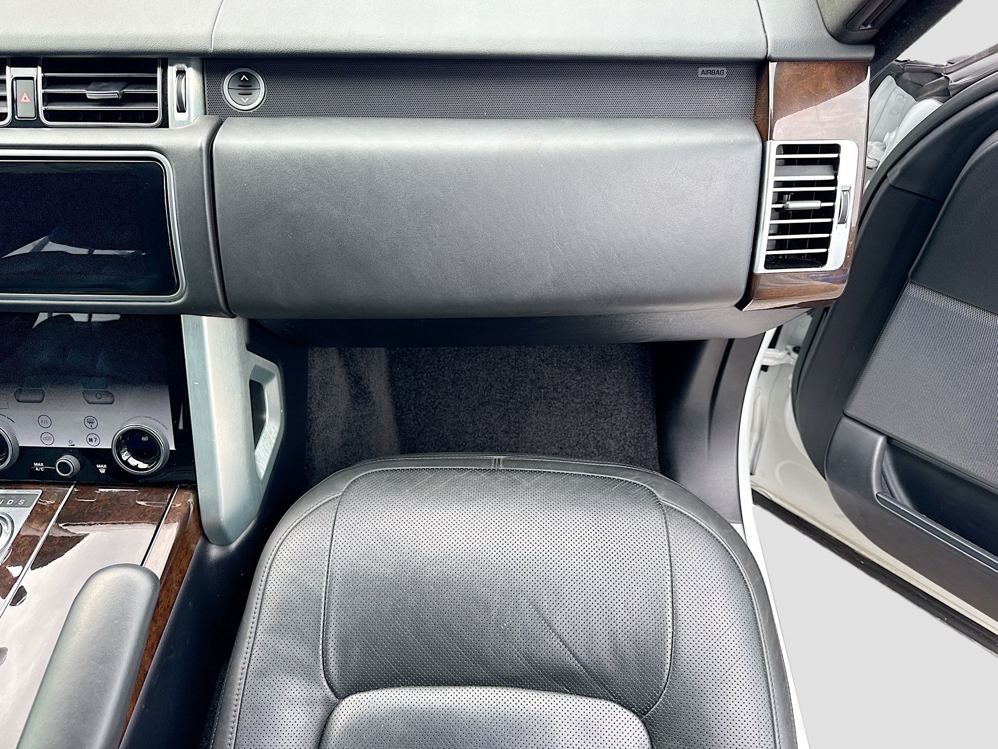 Used 2022 Land Rover Range Rover Westminster Edition AWD/4WD image 18